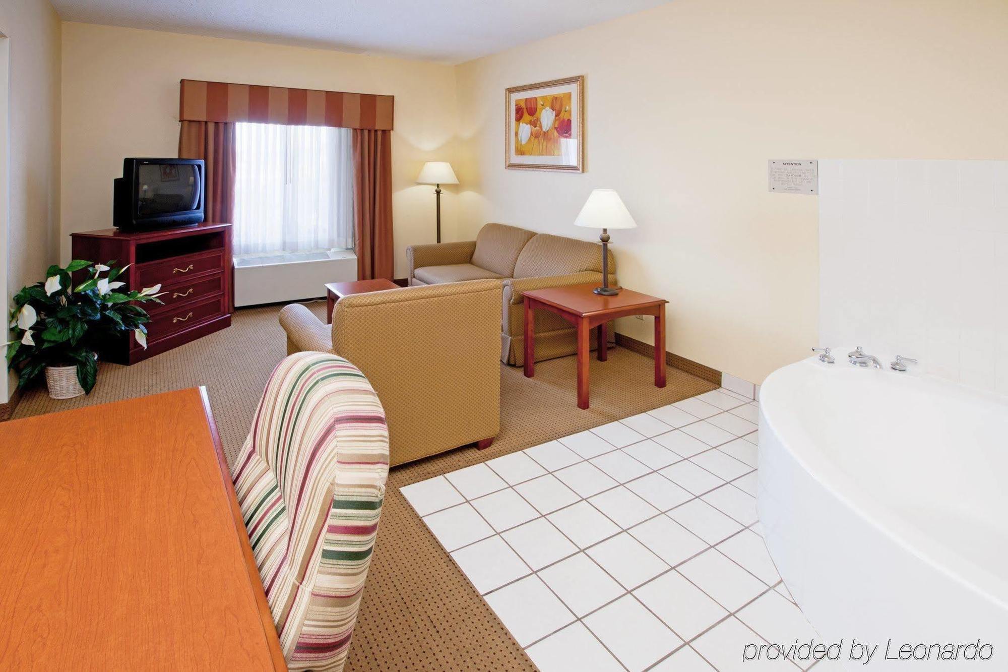 Holiday Inn Express & Suites - Muncie, An Ihg Hotel Kültér fotó
